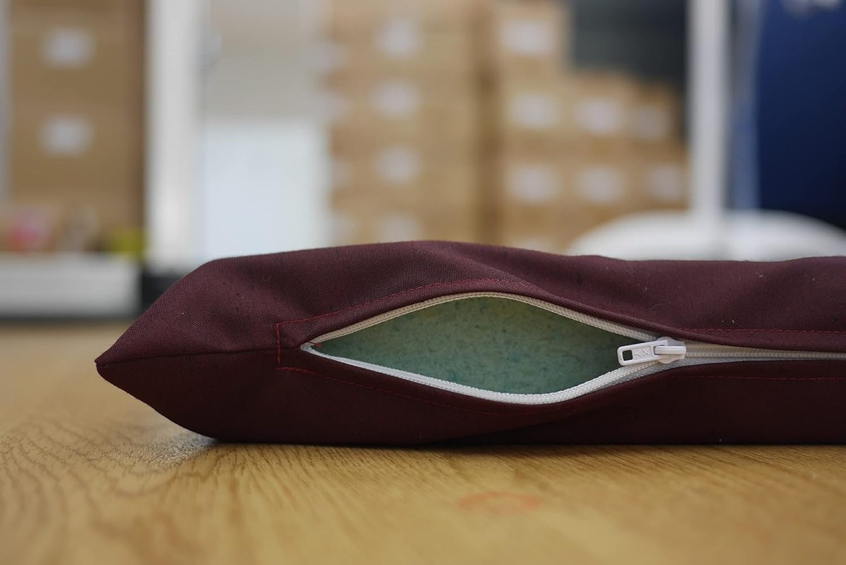 ファスナーを開けたところ